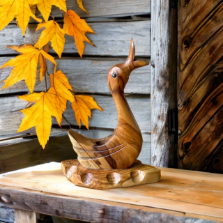 Canard en bois d’olivier sculpté à la main – Porte-crayon