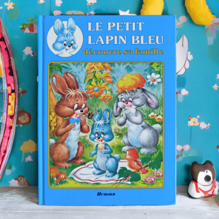 Le petit lapin bleu découvre sa famille - Tome 1