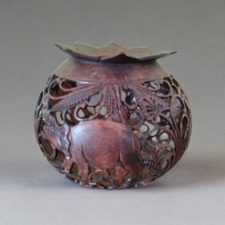 Photophore / Vase en noix de coco, décor éléphants