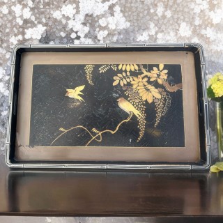 Grand plateau en bois laqué noir décor doré oiseaux – style japonais maki-e
